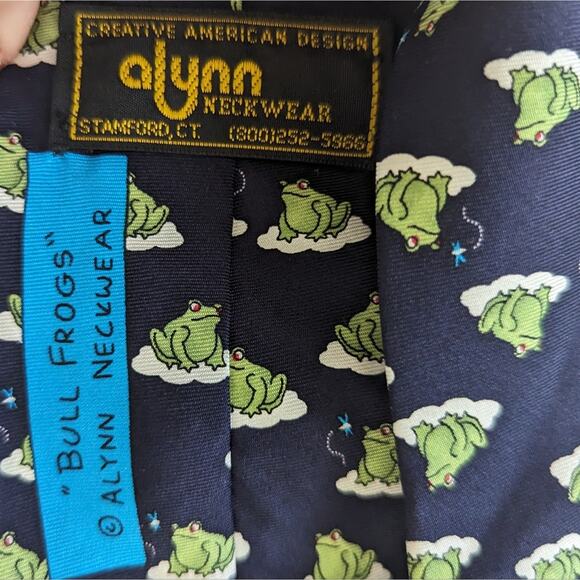 Vintage Men's Alynn Silk Bullfrog Eating Dragonfly Navy Tie - Picture 4 of 5